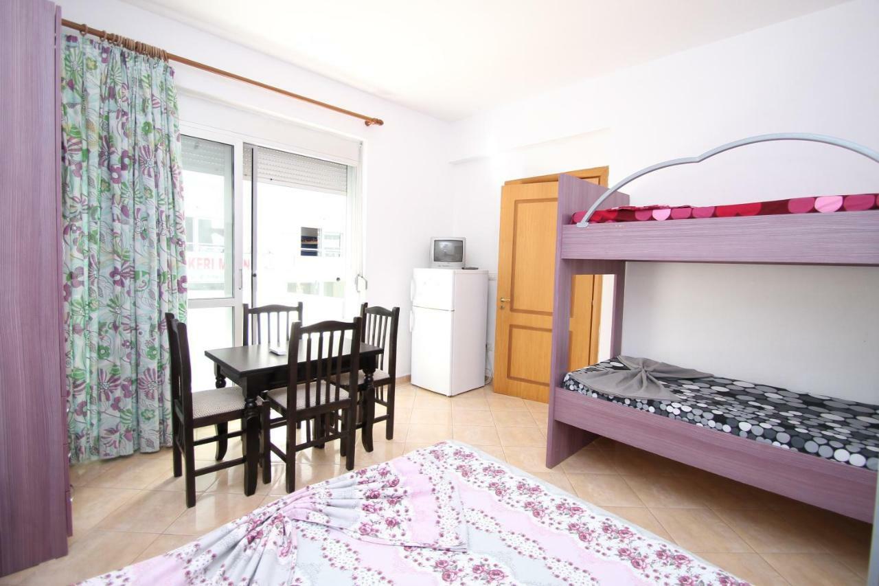 Marina Apartment Vlorë エクステリア 写真